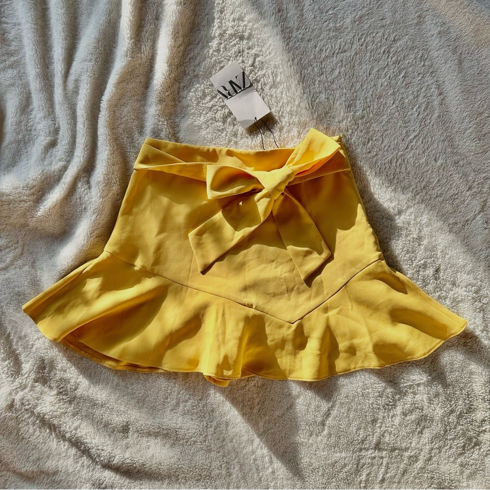 Zara yellow skort with bow belt